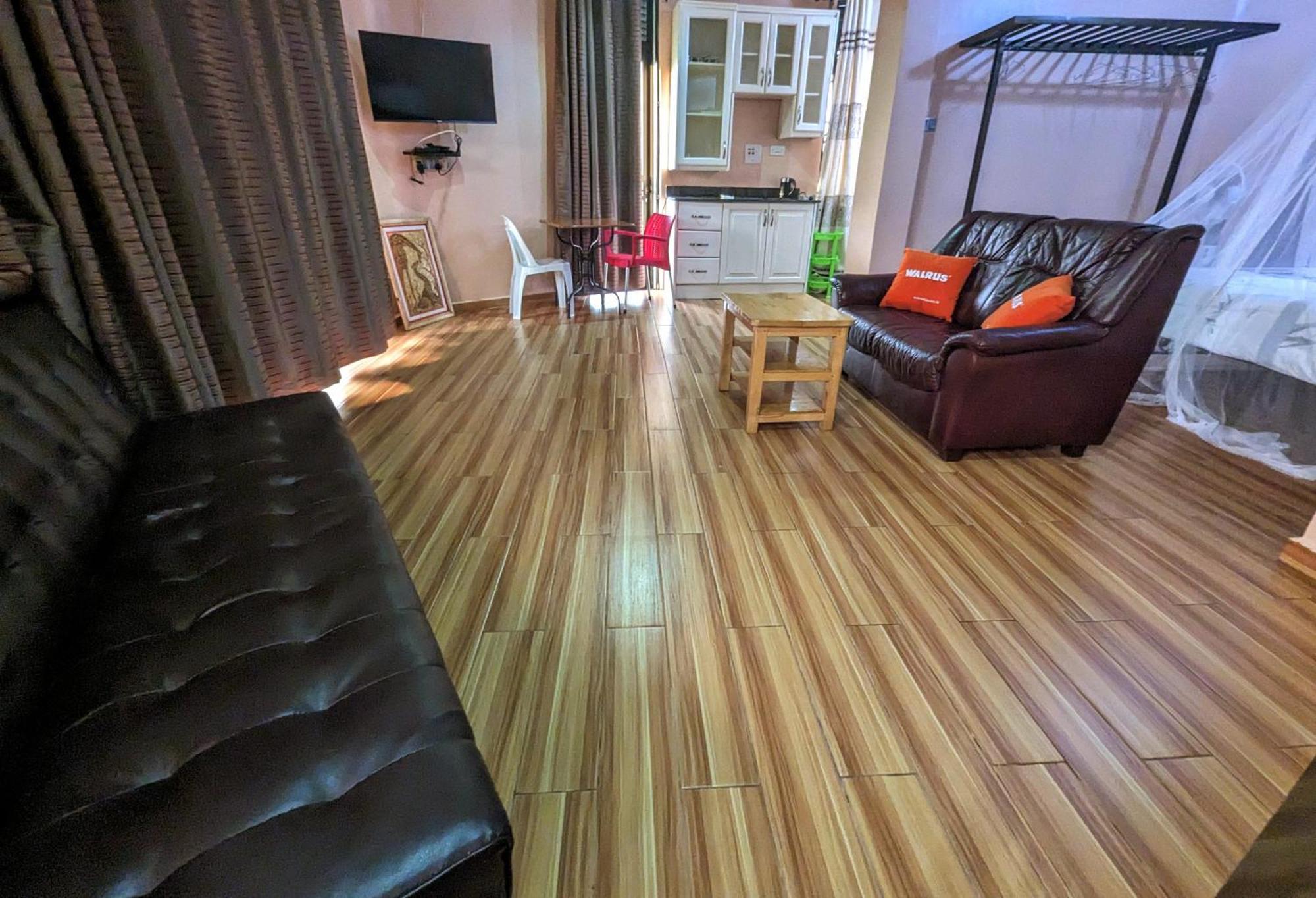 Oslo Gardens Bed & Breakfast 엔테베 외부 사진