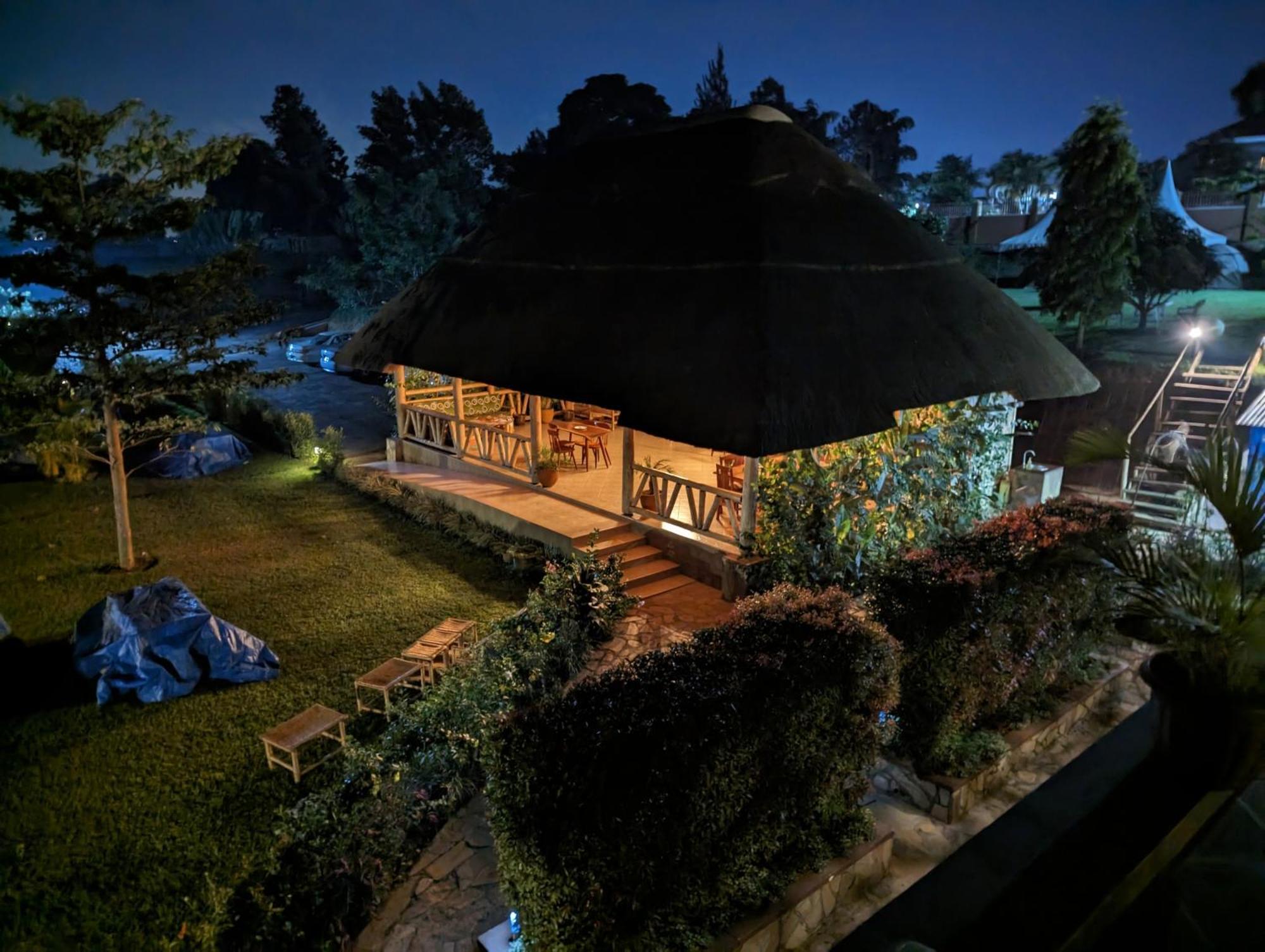 Oslo Gardens Bed & Breakfast 엔테베 외부 사진